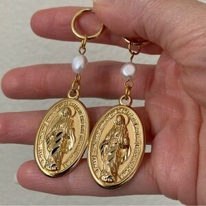 New Vanessa Mooney Mother Mary pearl gold hoop earrings statement earrings gold